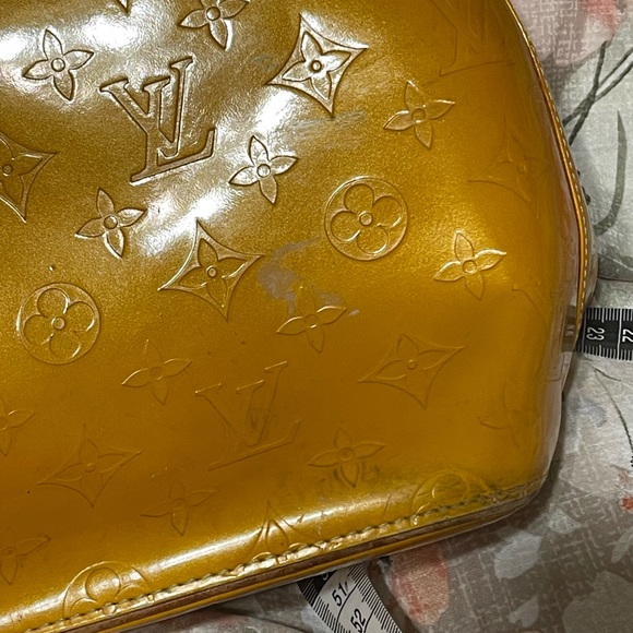 Louis Vuitton - Picture 11 of 12